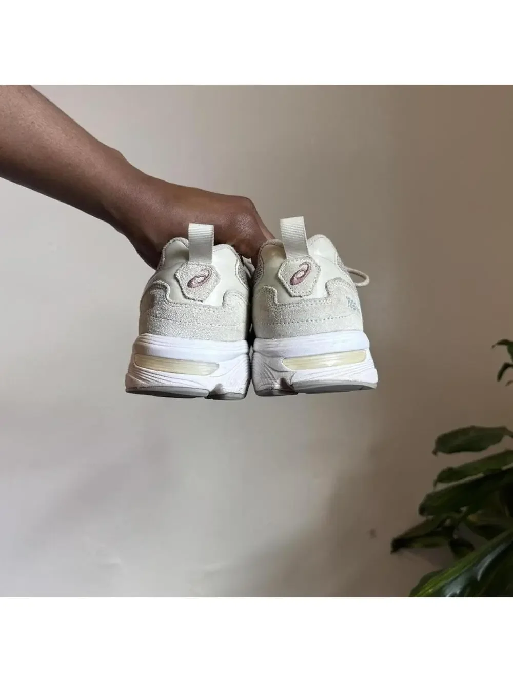 Asics Gel-1090 v2 Maple Sugar Cream & Pink Runners women’s size 8.5‎